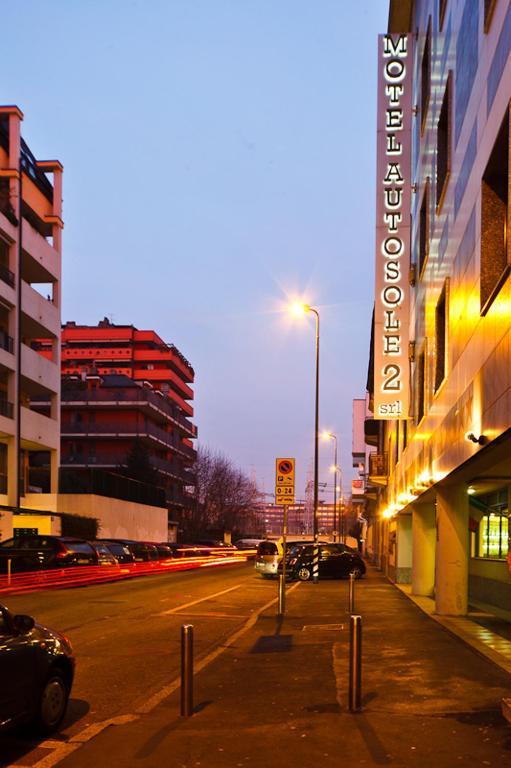 Autosole 2 Hotel Milano Eksteriør billede
