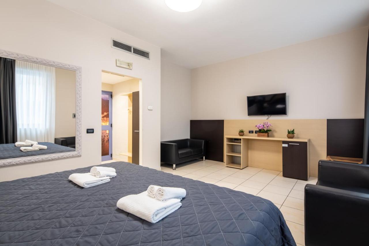 Autosole 2 Hotel Milano Eksteriør billede